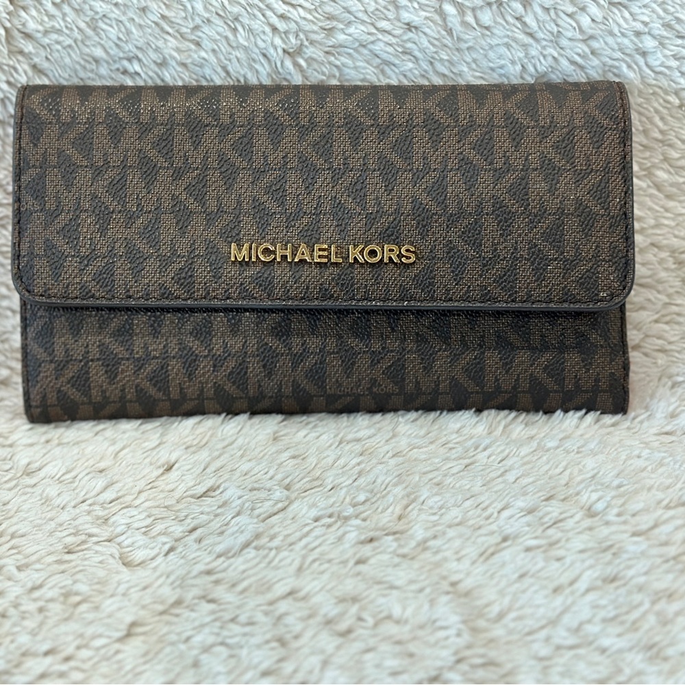 Michael Kors Signature Flap Wallet